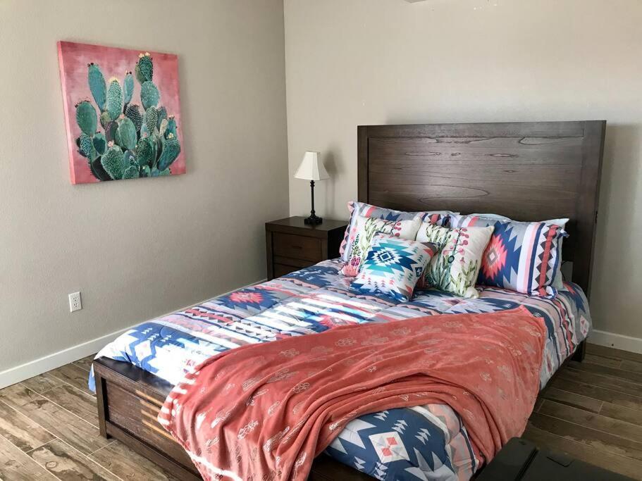 Private View On The Lake Side Of 95! Sleeps 16 Lake Havasu City Bagian luar foto