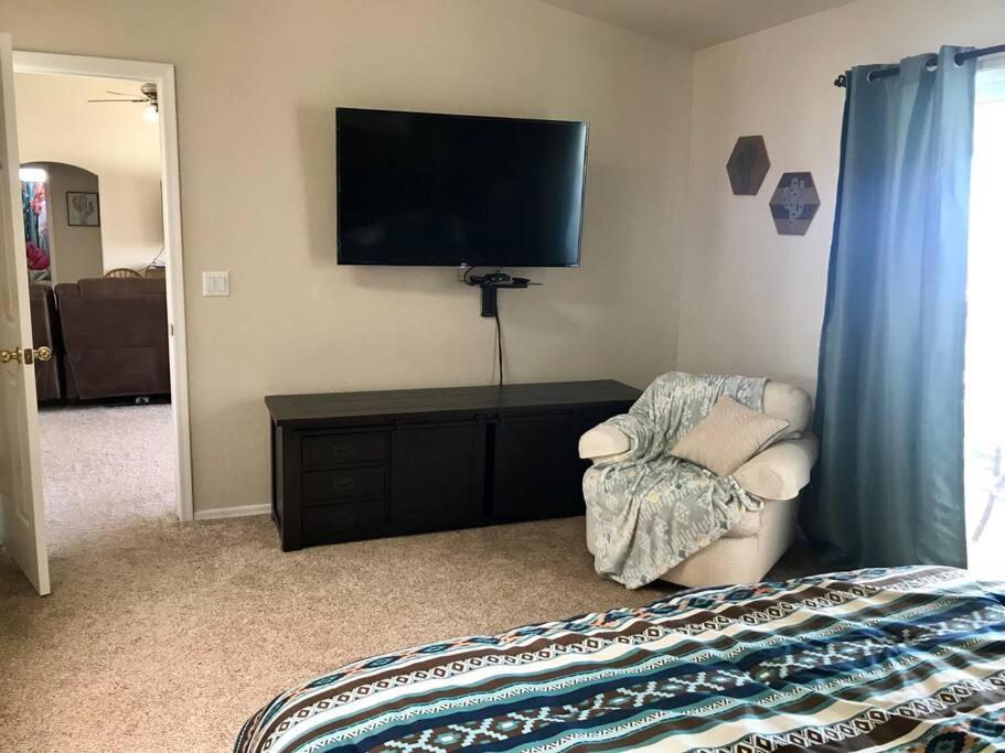 Private View On The Lake Side Of 95! Sleeps 16 Lake Havasu City Bagian luar foto